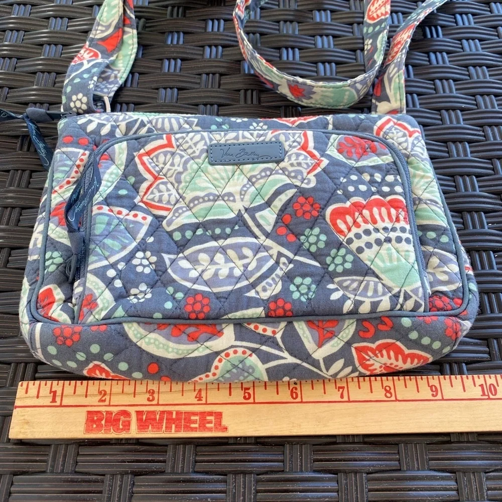Vera Bradley Retired Nomadic Floral Little Hipster Crossbody - Picture 11 of 11
